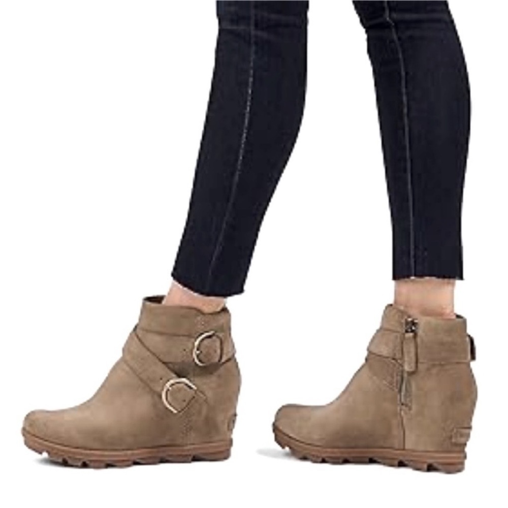 Sorel Joan of Arctic Wedge II Buckle Boot size 7